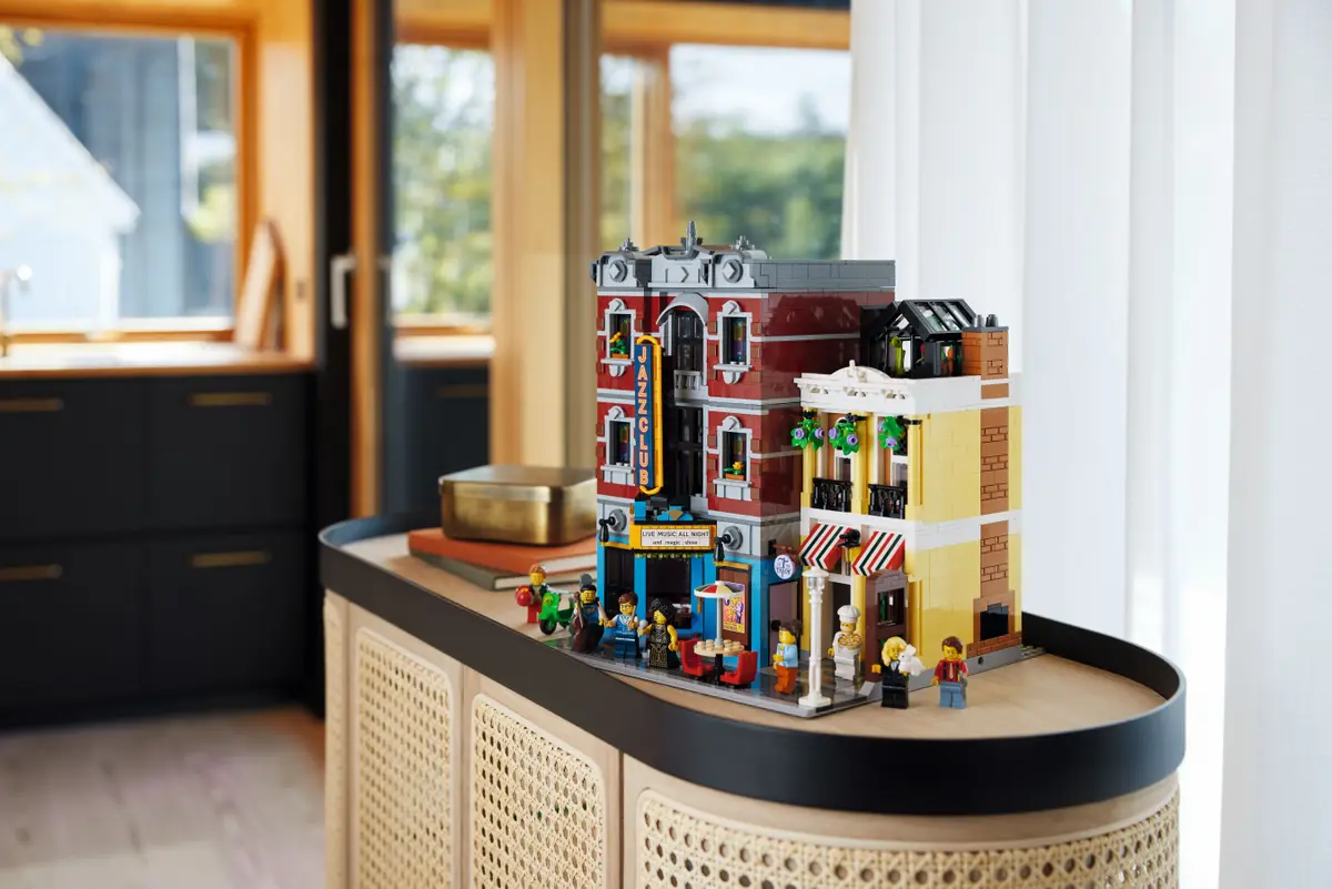 Get it now at the official shop! 8 rare and hard-to-find LEGO® sets, with plenty of products for both kids and adults to enjoy!