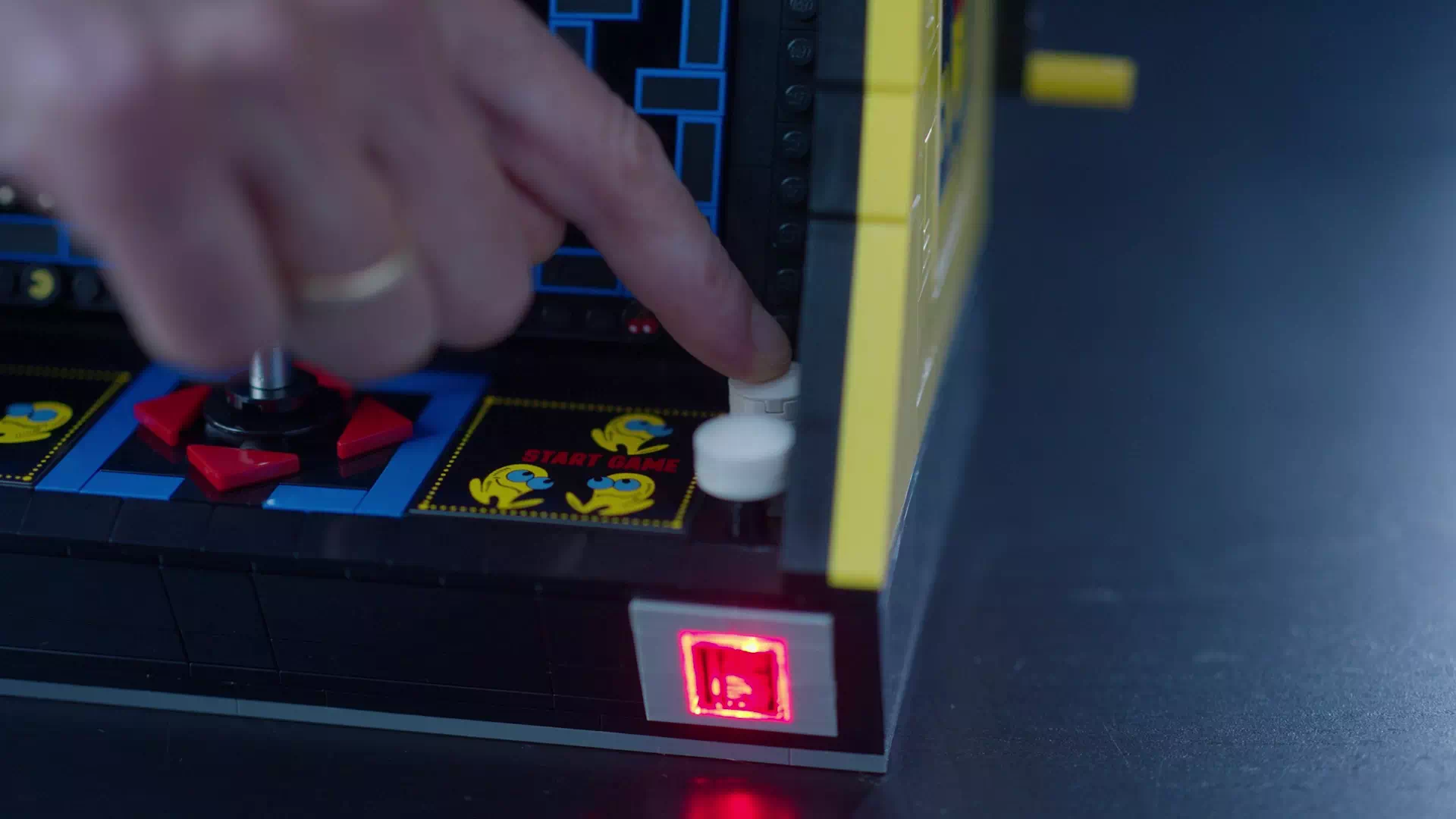 懐かしのパックマンをレゴ(R)ブロックで再現！10323 ゲームセンター