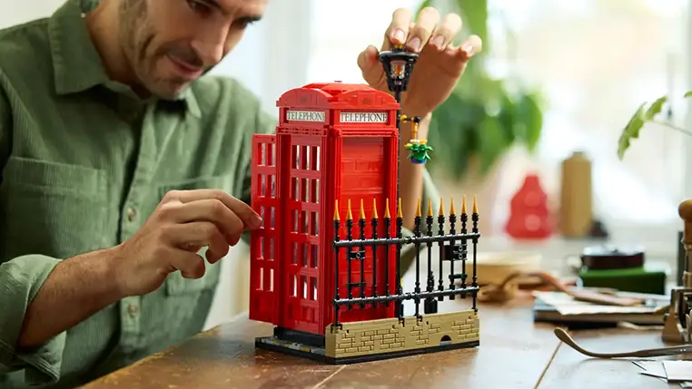 誰かに電話したくなる『21347 ロンドンの赤い公衆電話』レゴ(R)アイデア新商品情報をチェック