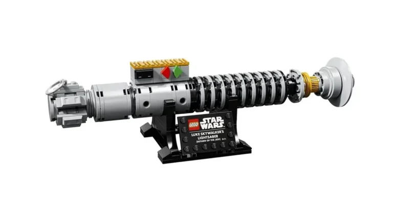 Luke Skywalker's Lightsaber (40730)  Images Released on Instruction Page