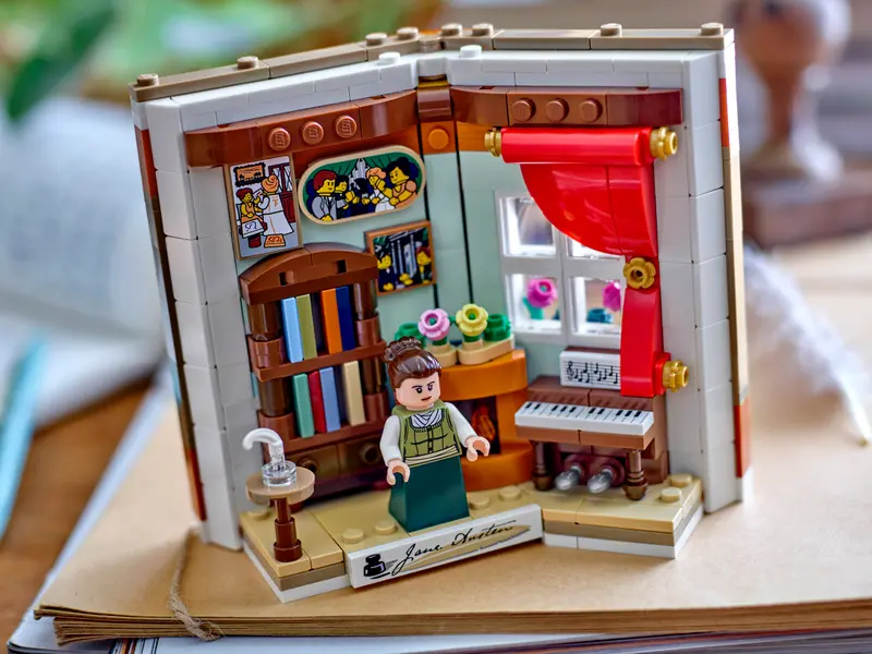 LEGO® Tribute to Jane Austen's Books (40766)
