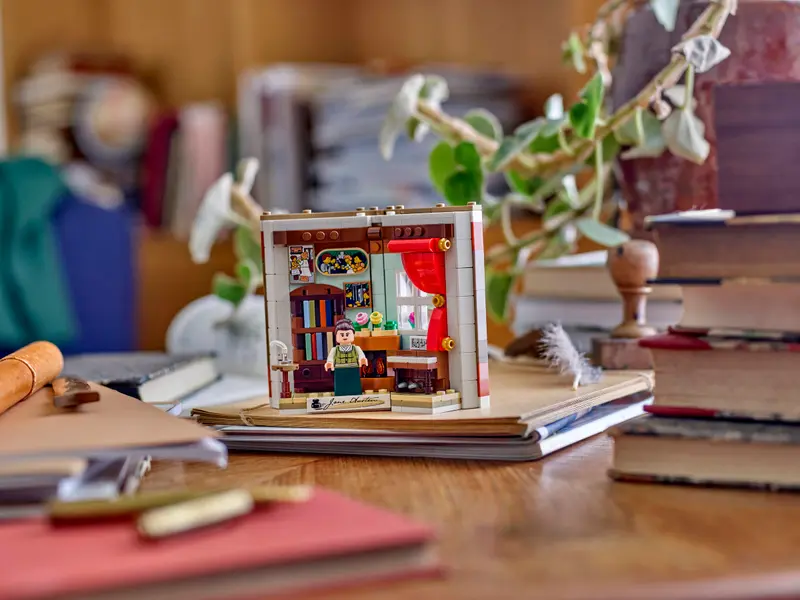 LEGO® Tribute to Jane Austen's Books (40766)