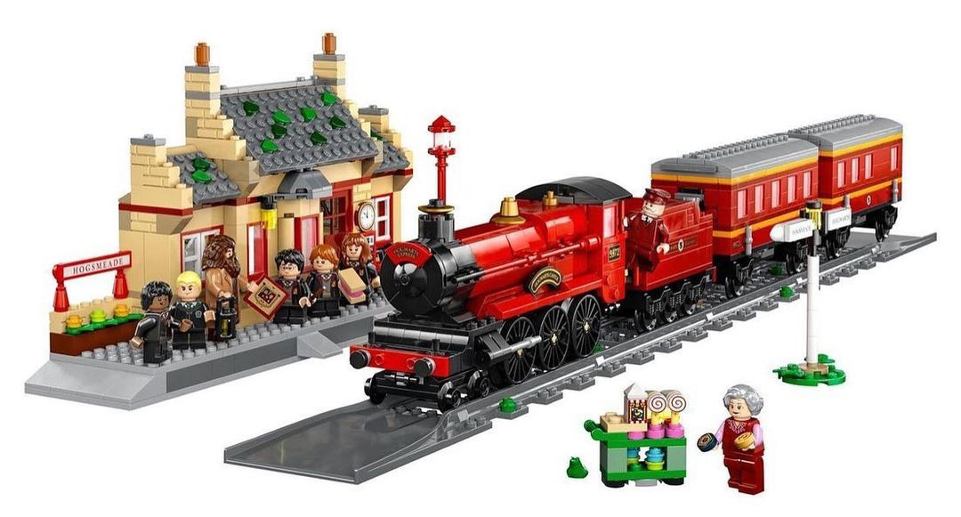 LEGO(R)Harry Potter Hogwarts Express & Hogsmeade Station 76423 