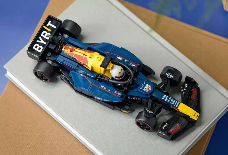 レゴ(R)スピードチャンピオンズ Oracle Red Bull Racing RB20 F1(R) レースカー 77243