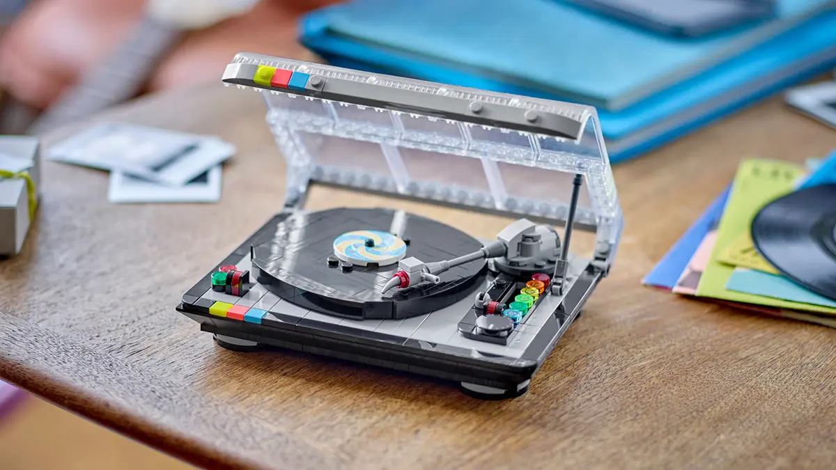 Feel the Retro Vibes! LEGO® Vintage Record Player (40699) Gift with Purchase Revealed!