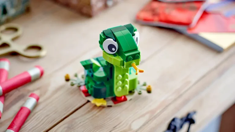 New Year’s Good Luck Charm ‘Year of the Snake (40707)’ – The Zodiac Animal for 2025 Officially Unveiled as LEGO® Set!