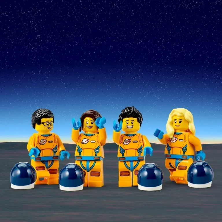 レゴ(R)ミニフィギュアがNASAアルテミス計画で宇宙飛行に参加：2022年2月打ち上げ予定
