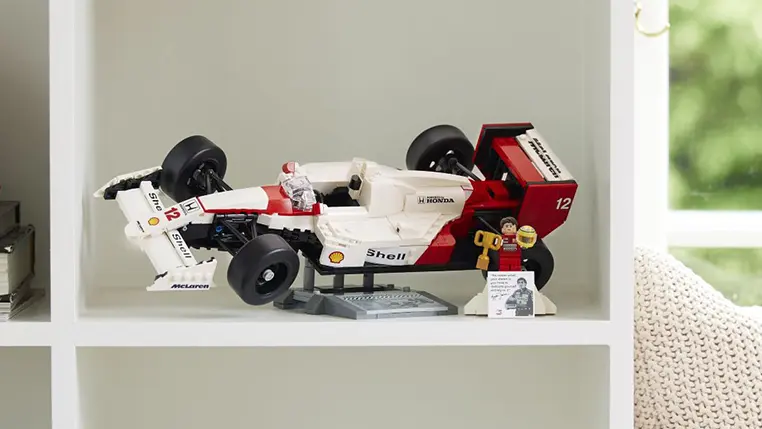 予約開始！アイルトン・セナ「レゴ(R)マクラーレン MP4/4」ホンダエンジンを積んだ歴史に残るF1レーシングカーが3月にレゴ(R)ブロックで発売