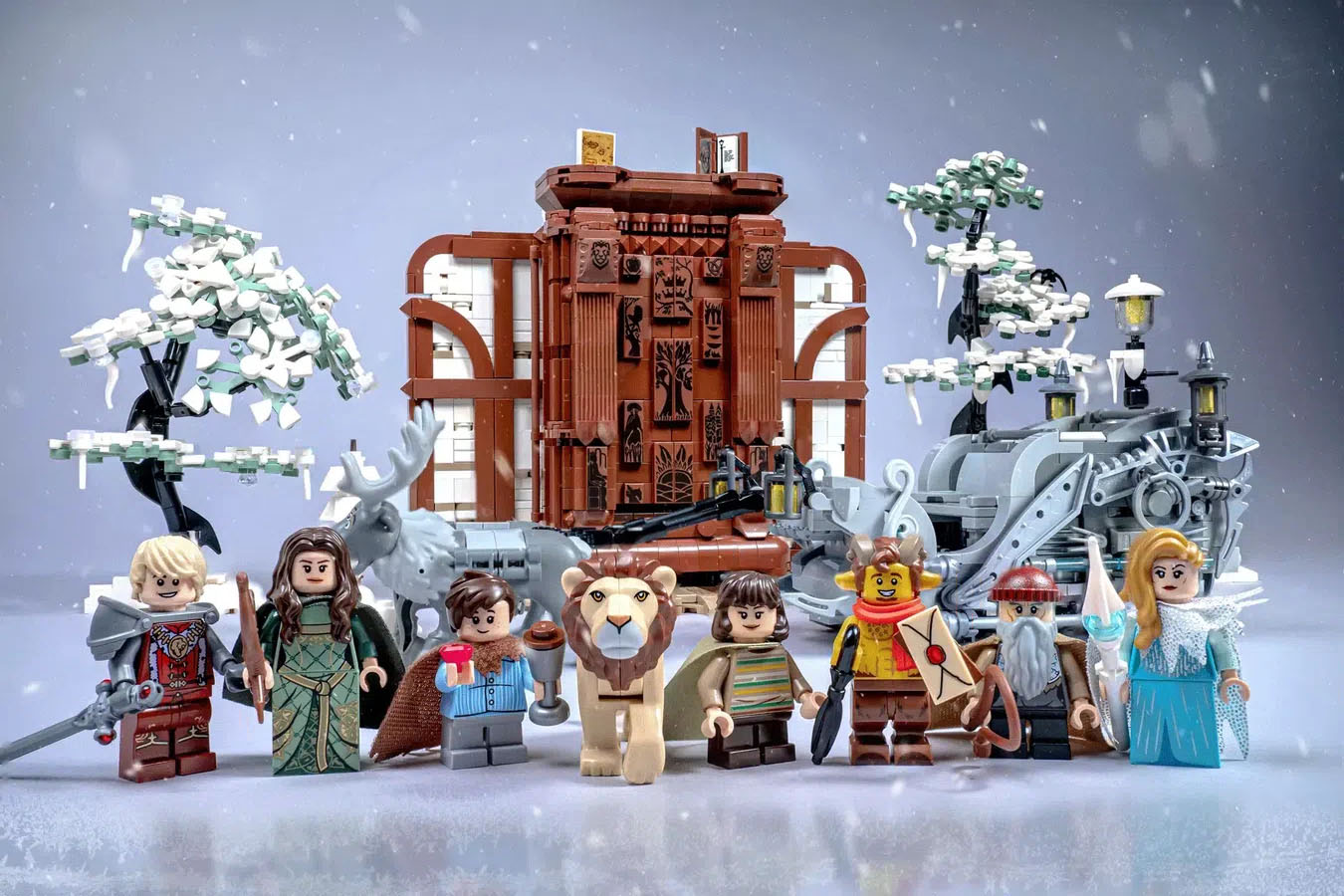 WELCOME TO NARNIA: THE LION, THE WITCH AND THE WARDROBE 75TH ANNIVERSARY SET