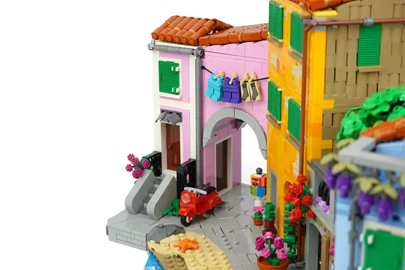 Italian Riviera advances to LEGO® Ideas Review (2025-2026 new product candidate) | Introduction of designs that gained 10,000 supporters in the 2nd round of 2024