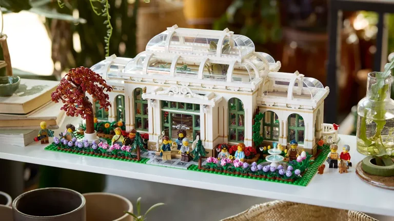 Urban Oasis: LEGO® Ideas' 'Botanical Garden (21353)' Blooms This November!